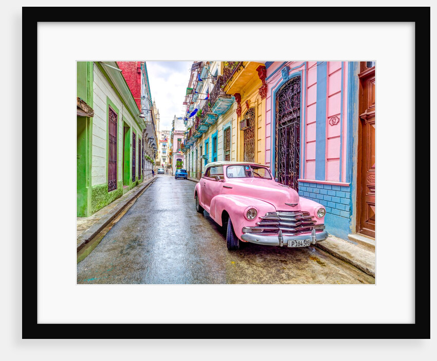Vintage car in Havana by Assaf Frank